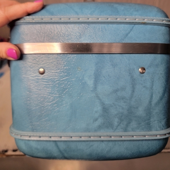 VTG AMERICAN TOURISTER BLUE TRAIN CASE MAKEUP COSMETIC VANITY HARD LUGGAGE. - Picture 6 of 11